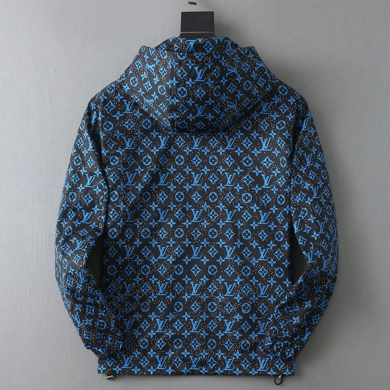 Effortless Louis Vuitton Outwear 136556
