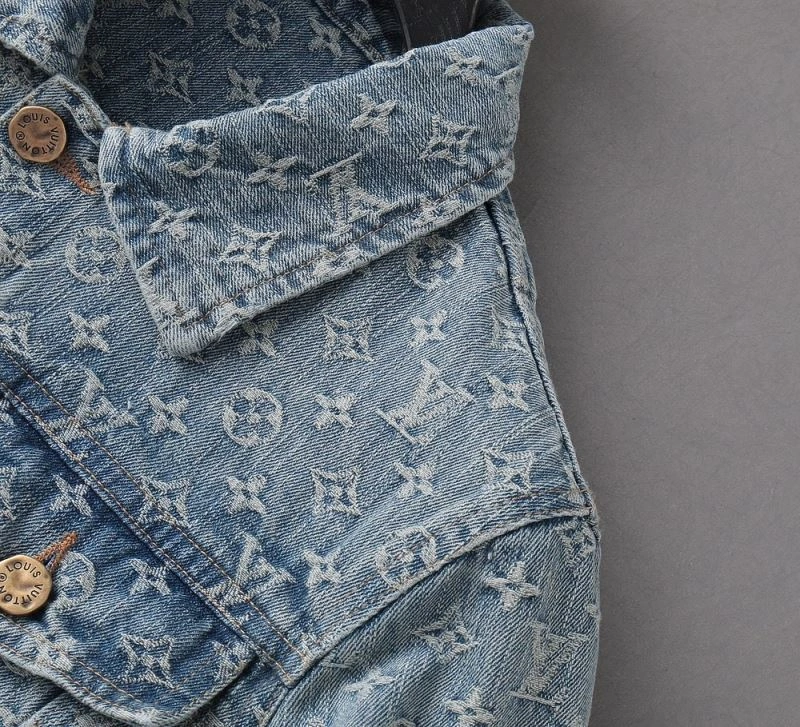 WrinkleFree Louis Vuitton Outwear 136560