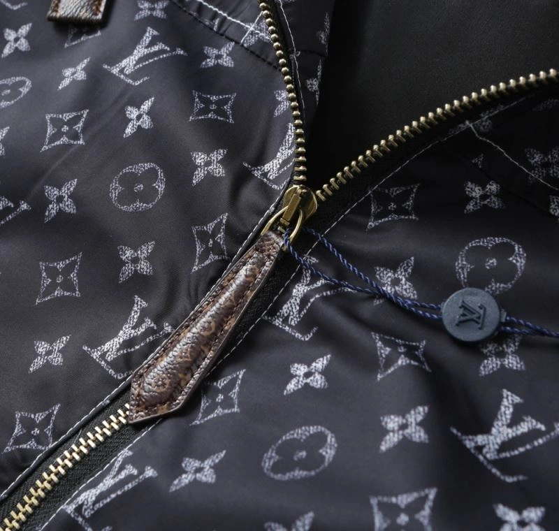 Resilient Louis Vuitton Outwear 136561