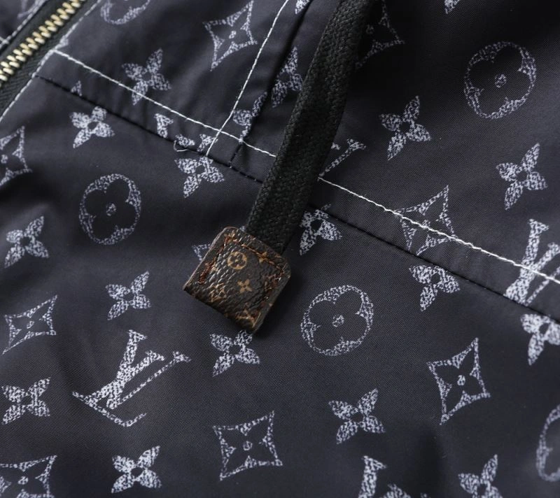 Resilient Louis Vuitton Outwear 136561