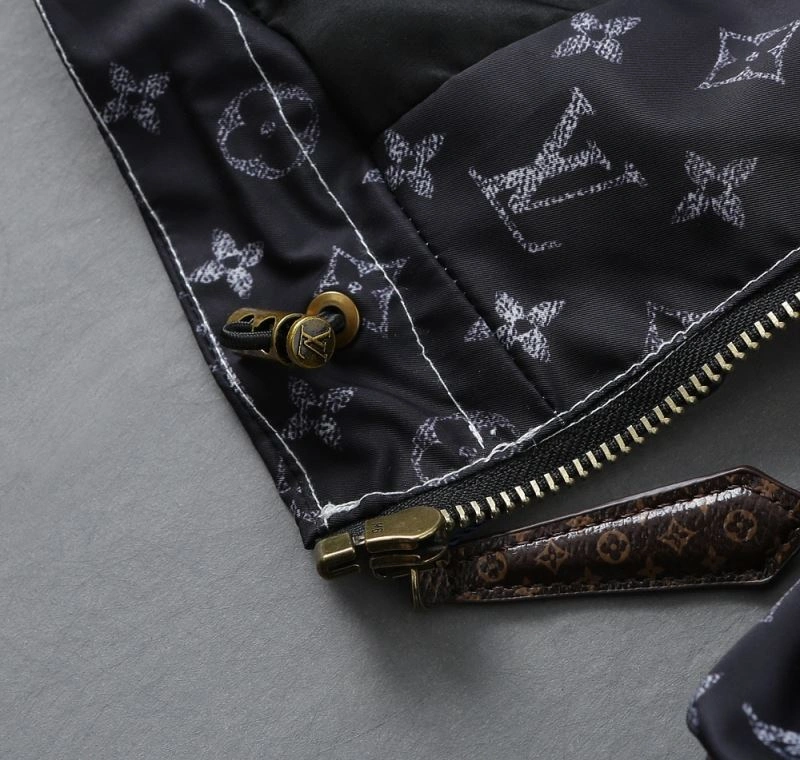 Resilient Louis Vuitton Outwear 136561