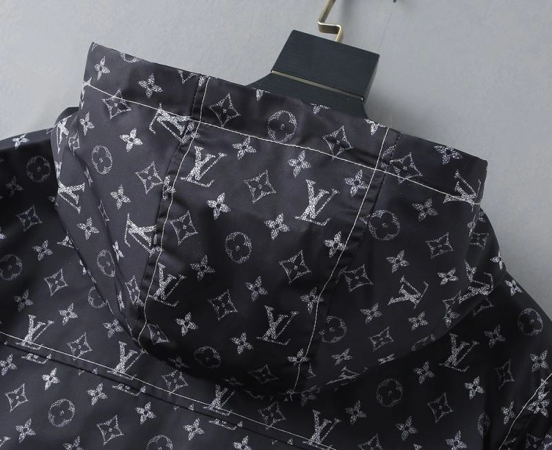 Resilient Louis Vuitton Outwear 136561