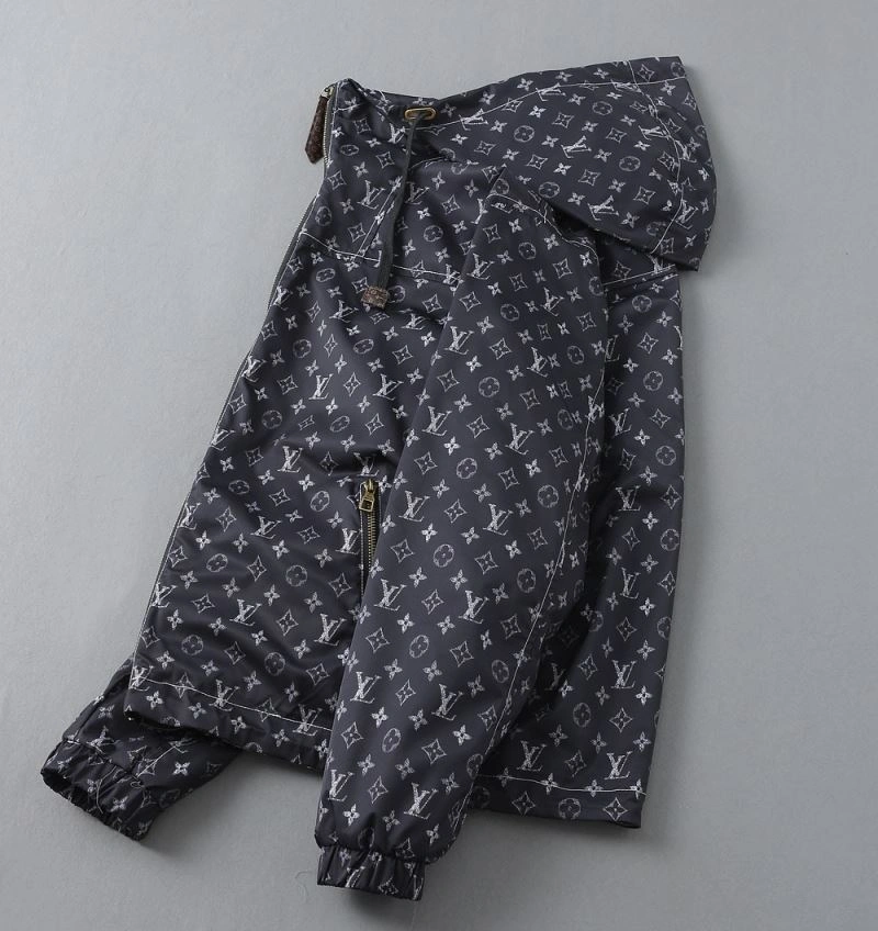 Resilient Louis Vuitton Outwear 136561