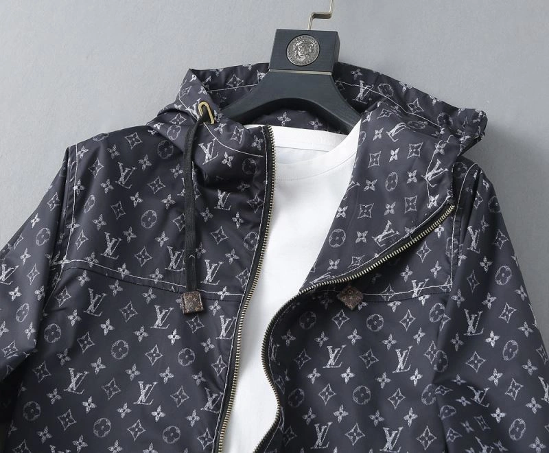 Resilient Louis Vuitton Outwear 136561