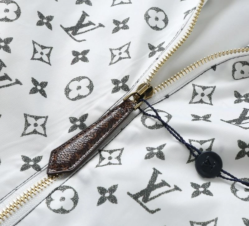 Louis Vuitton Outwear Premium 136559