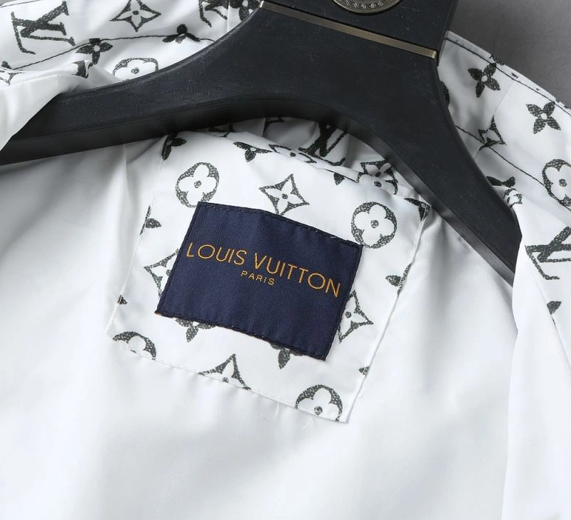 Louis Vuitton Outwear Premium 136559