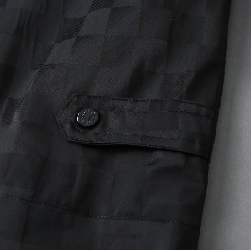 Tailored Louis Vuitton Outwear 136569