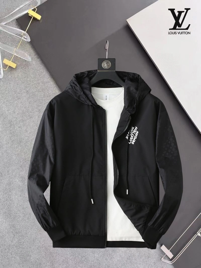 TechFriendly Louis Vuitton Outwear 136553