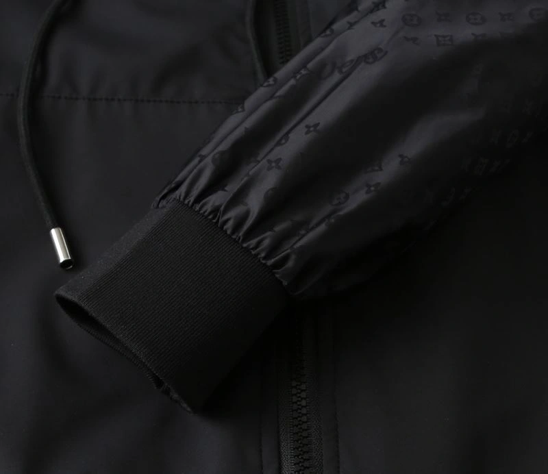 TechFriendly Louis Vuitton Outwear 136553