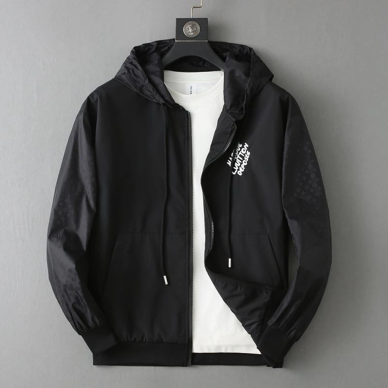 TechFriendly Louis Vuitton Outwear 136553