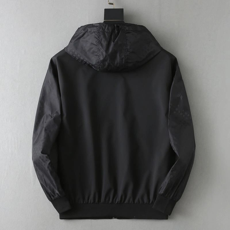 TechFriendly Louis Vuitton Outwear 136553