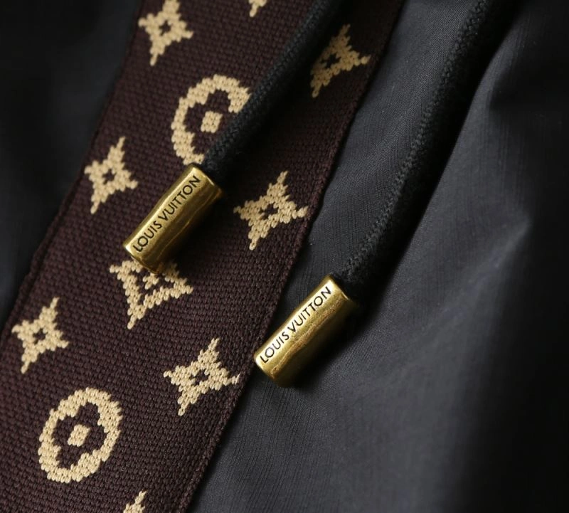 Sustainable Louis Vuitton Outwear 136547