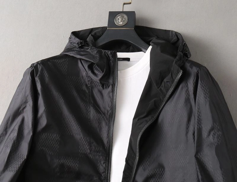 Louis Vuitton Outwear Resilient 136543