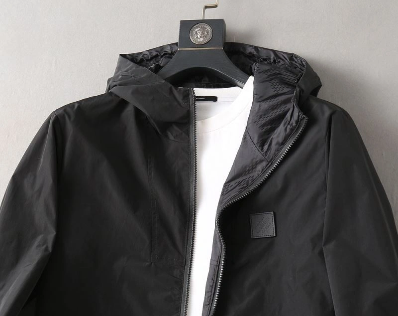 Louis Vuitton Outwear Resilient 136543
