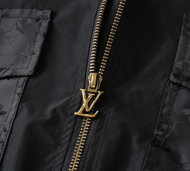 Sustainable Louis Vuitton Outwear 136545