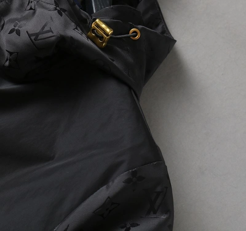 Sustainable Louis Vuitton Outwear 136545