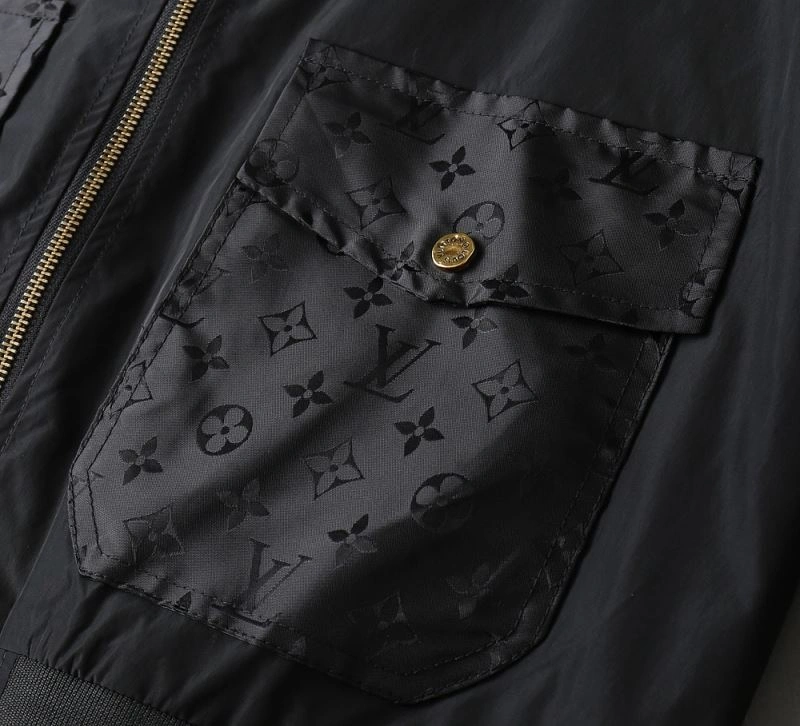 Sustainable Louis Vuitton Outwear 136545