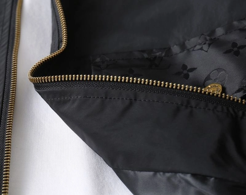 Sustainable Louis Vuitton Outwear 136545