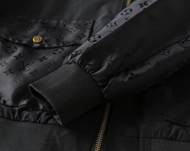 Sustainable Louis Vuitton Outwear 136545
