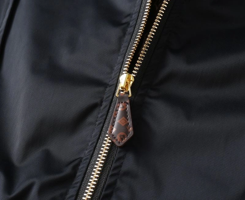 Sporty Louis Vuitton Outwear 136544