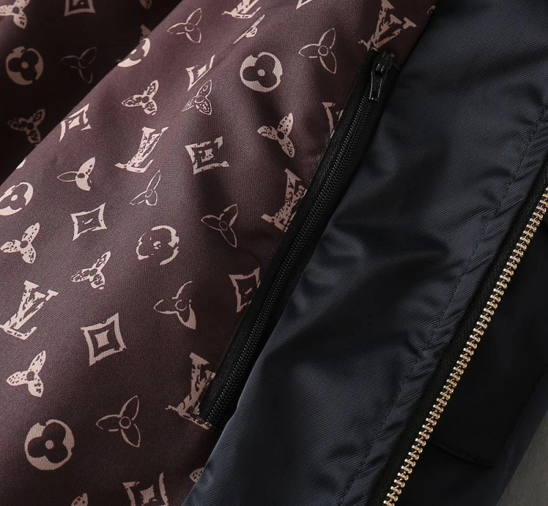 Sporty Louis Vuitton Outwear 136544