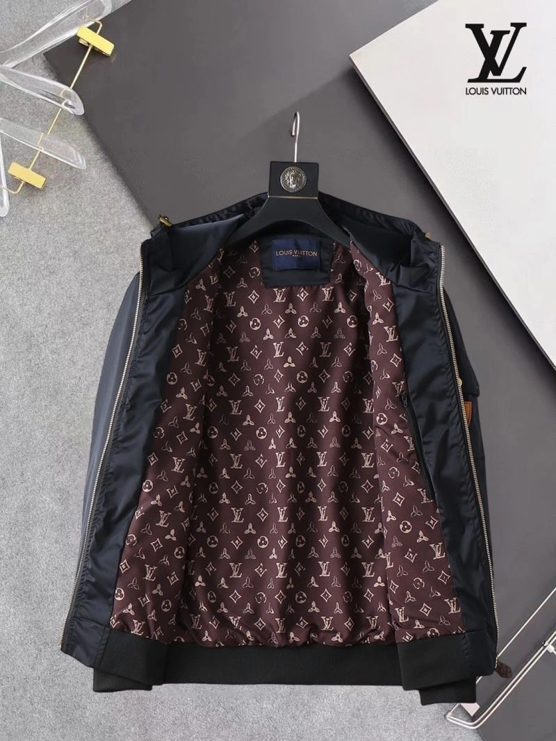 Sporty Louis Vuitton Outwear 136544