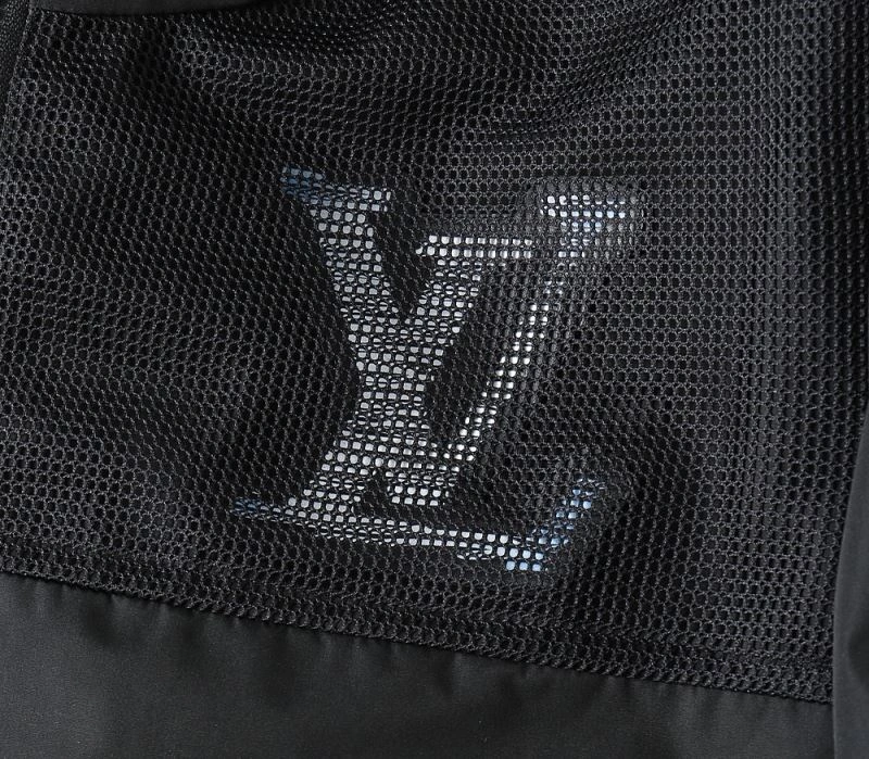 Louis Vuitton Outwear Neat 136540