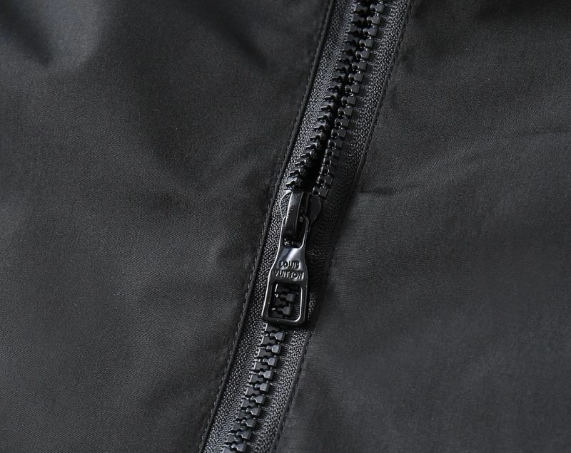 Louis Vuitton Outwear Neat 136540