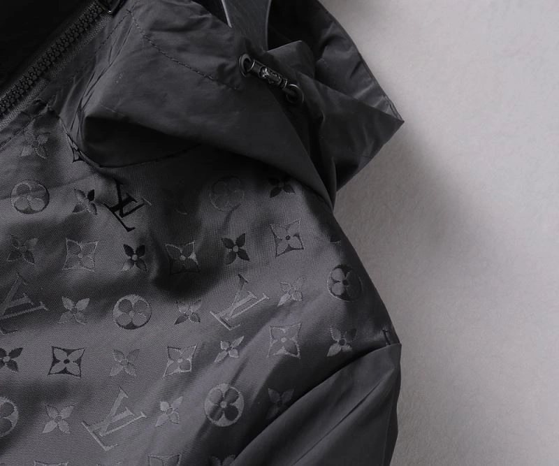 Louis Vuitton Outwear TechFriendly 136541