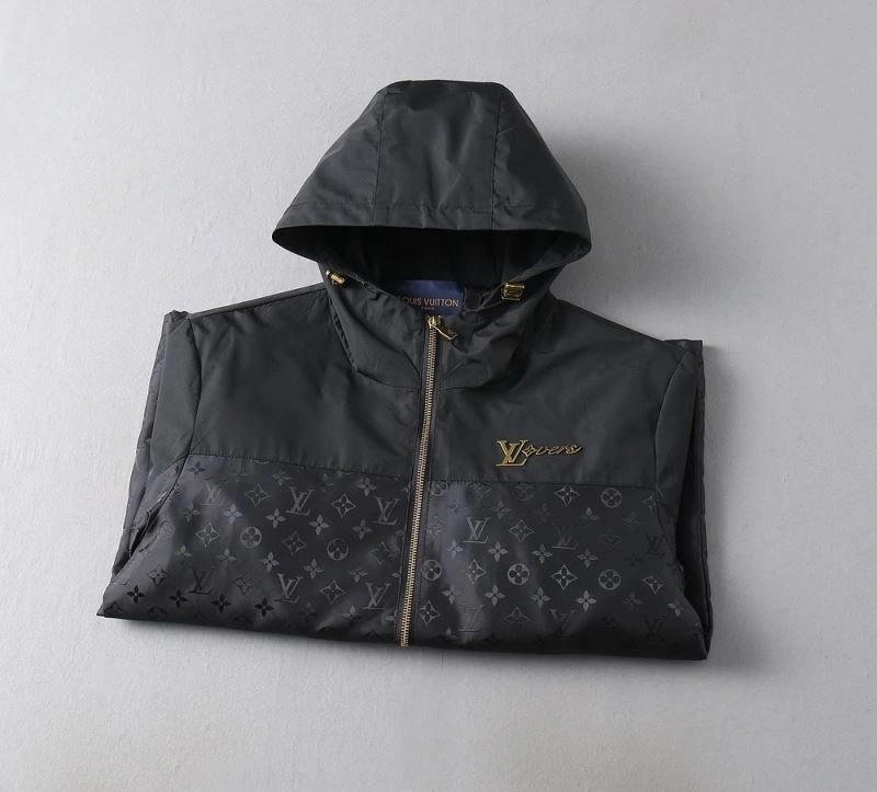 Bright Louis Vuitton Outwear 136538