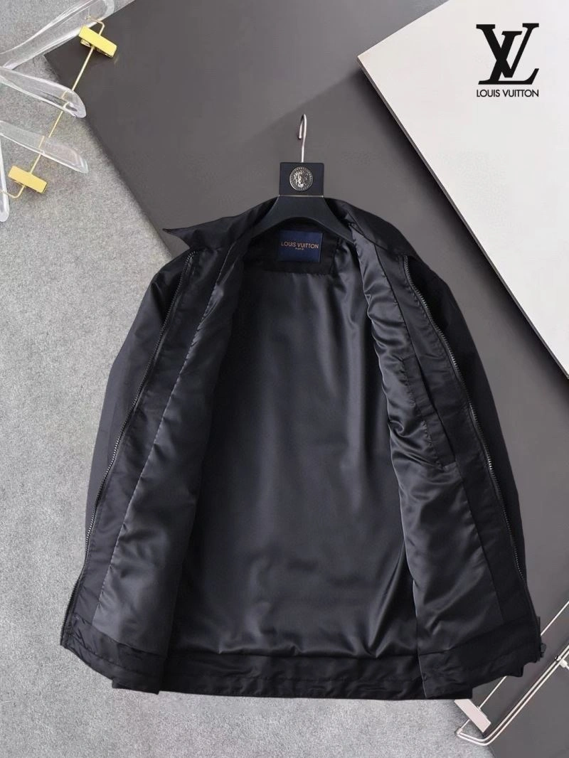 Louis Vuitton Outwear OnTrend 136537