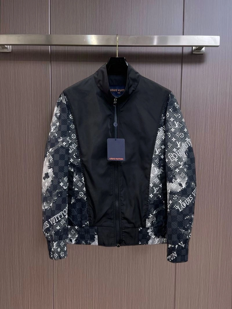 Louis Vuitton Outwear TimelessDesign 136535