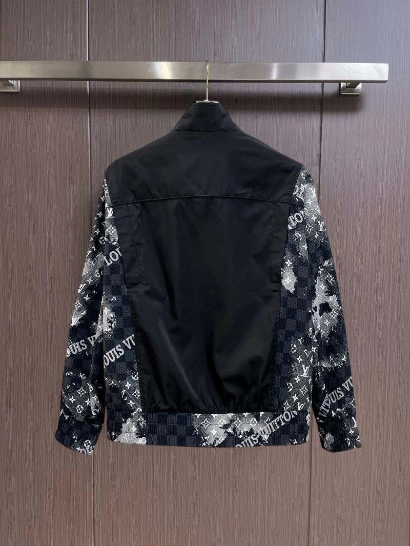 Louis Vuitton Outwear TimelessDesign 136535