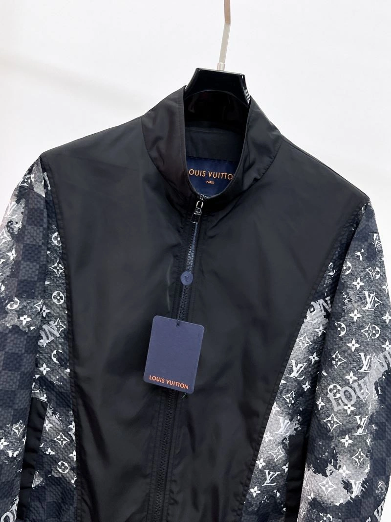 Louis Vuitton Outwear TimelessDesign 136535