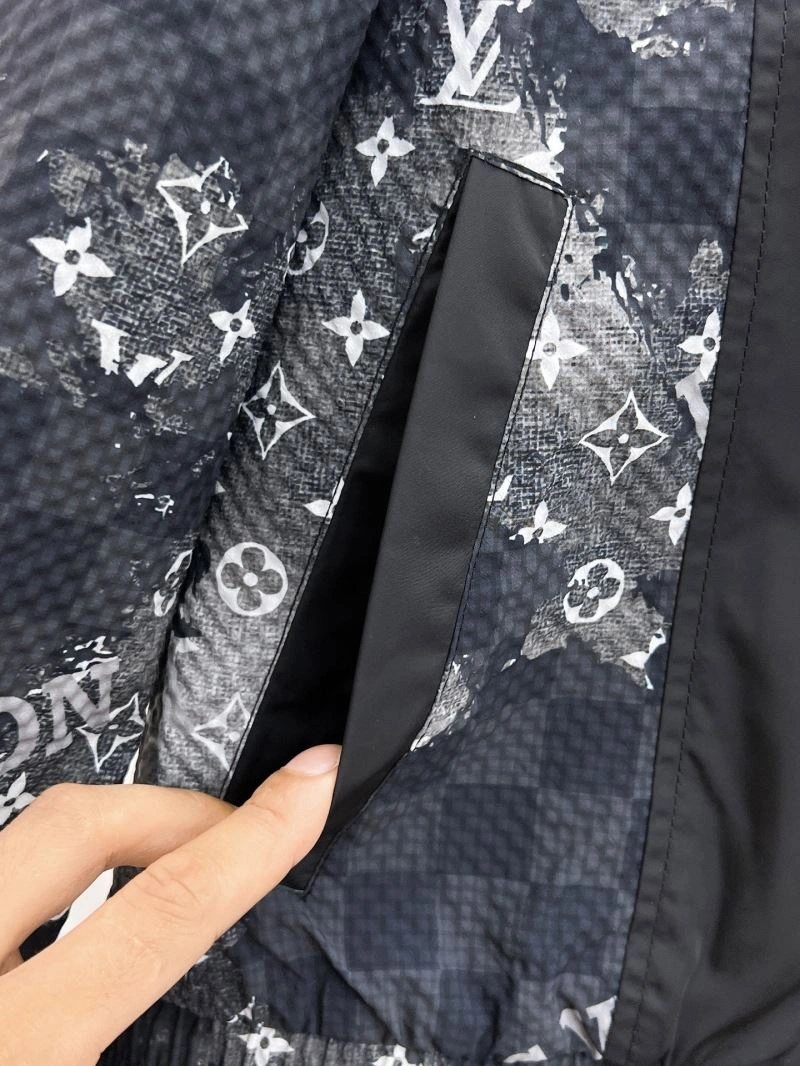 Louis Vuitton Outwear TimelessDesign 136535