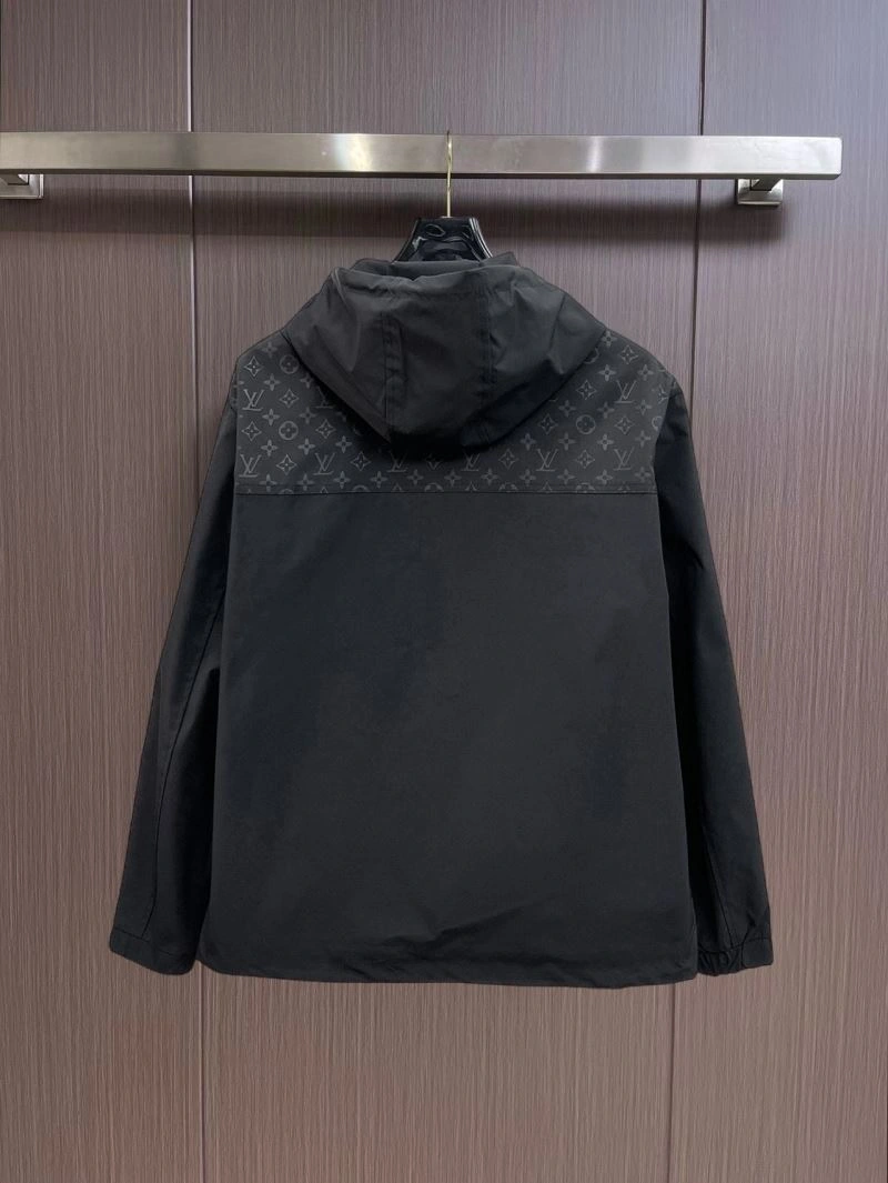 Durable Louis Vuitton Outwear 136533
