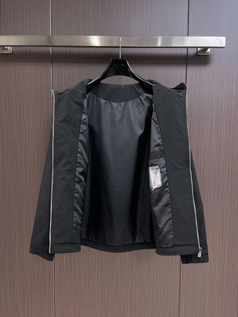 Durable Louis Vuitton Outwear 136533