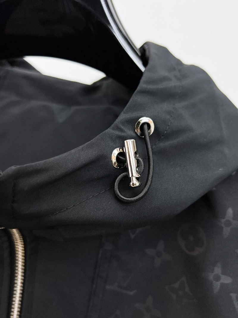 Durable Louis Vuitton Outwear 136533