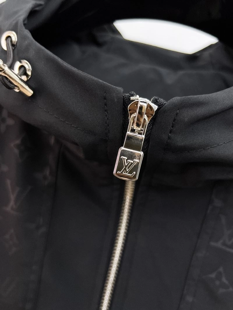 Durable Louis Vuitton Outwear 136533