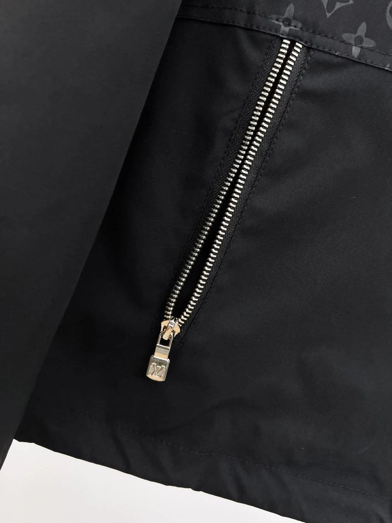 Durable Louis Vuitton Outwear 136533