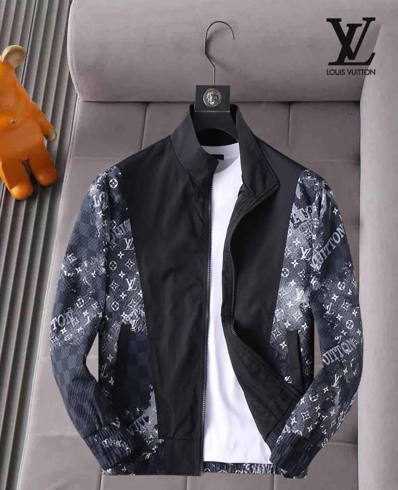 Practical Louis Vuitton Outwear 136530