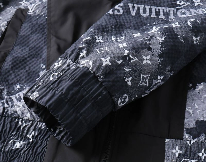 Practical Louis Vuitton Outwear 136530