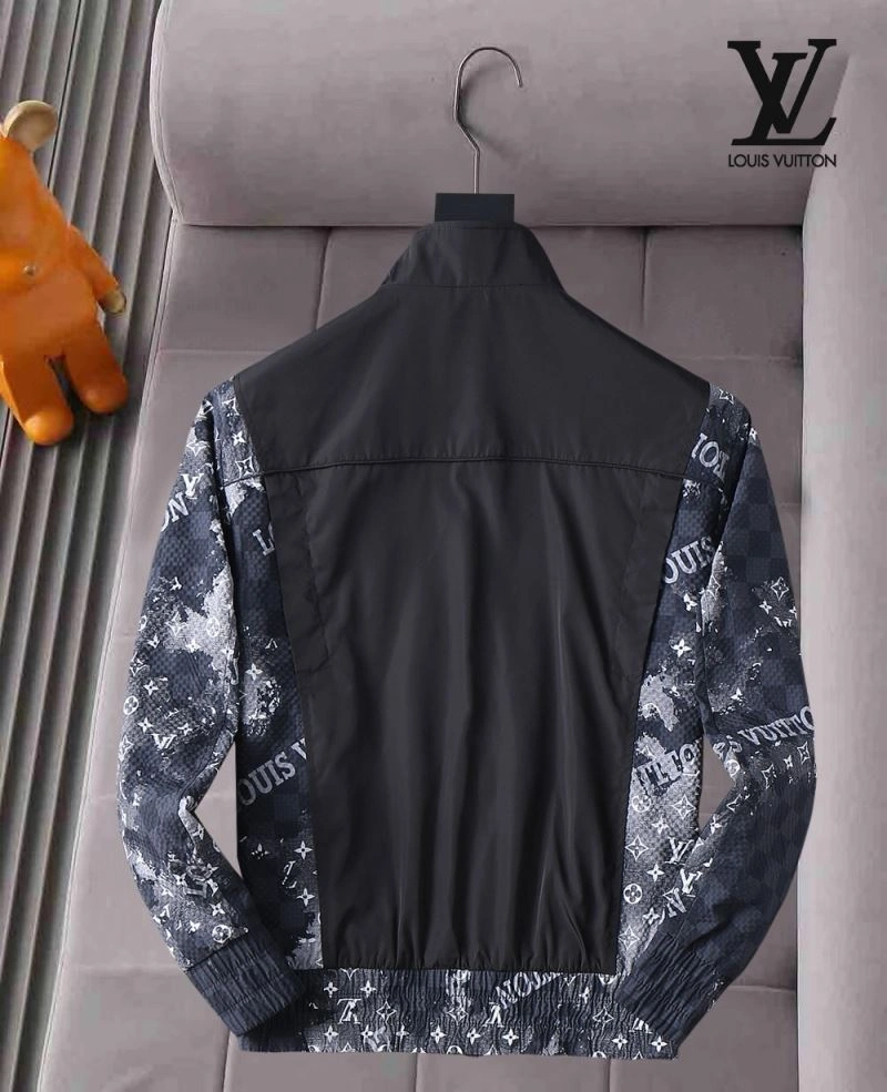 Practical Louis Vuitton Outwear 136530