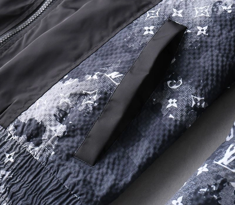 Practical Louis Vuitton Outwear 136530