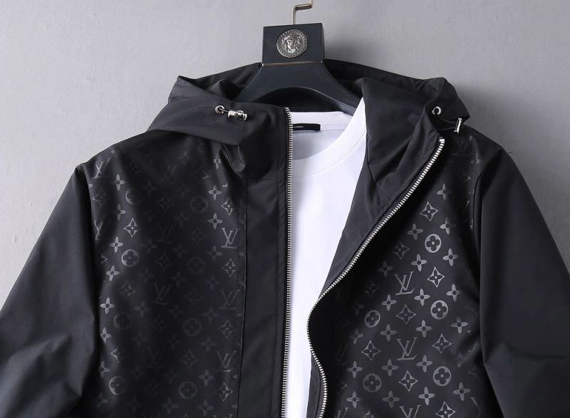 Durable Louis Vuitton Outwear 136531