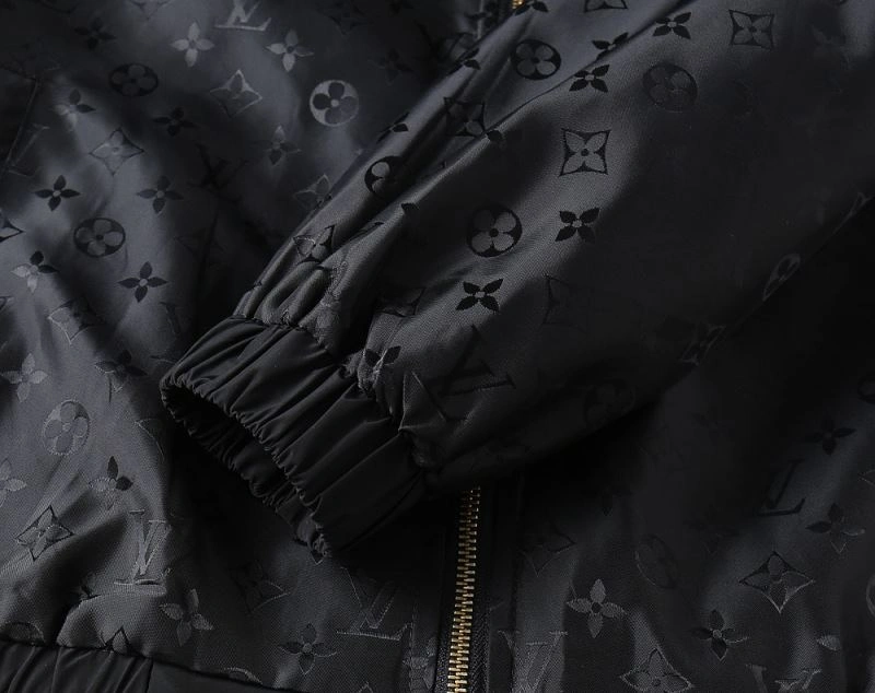 Louis Vuitton Outwear Practical 136513