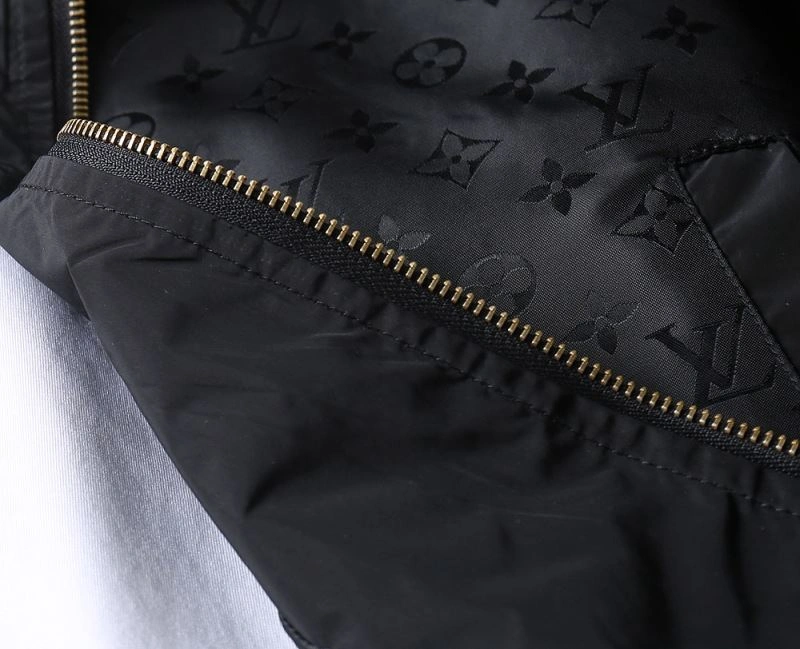 Louis Vuitton Outwear Practical 136513