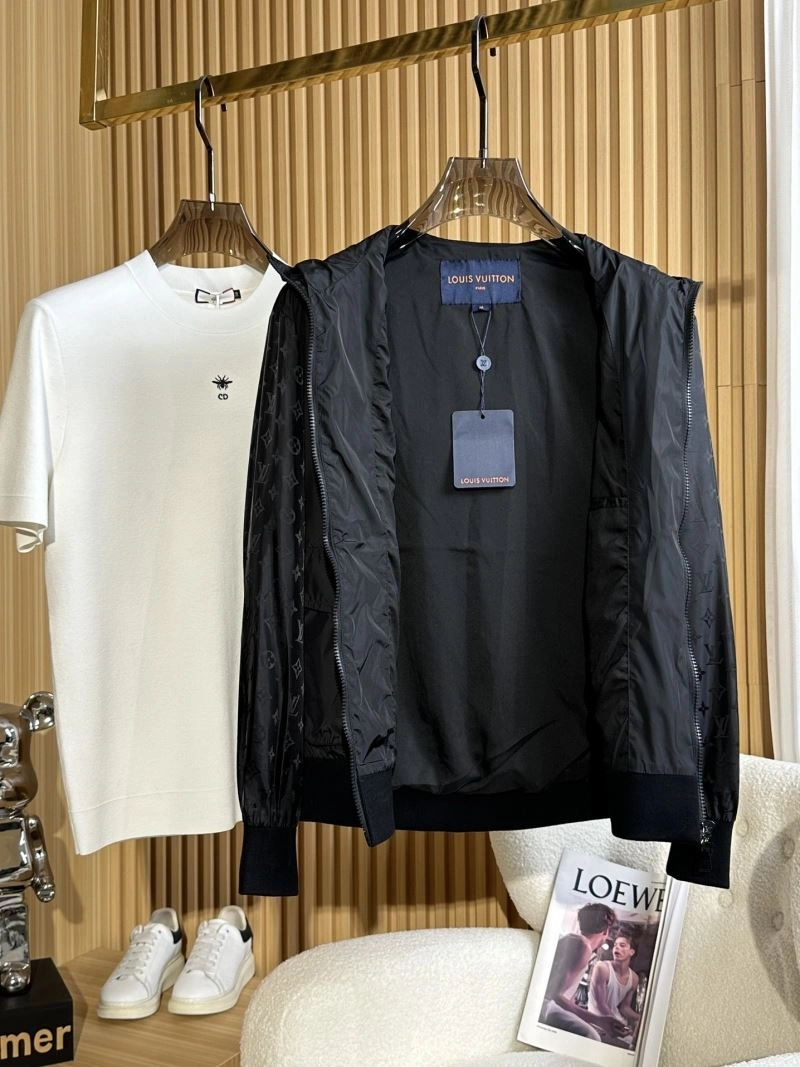 NewStyle Louis Vuitton Outwear 136526