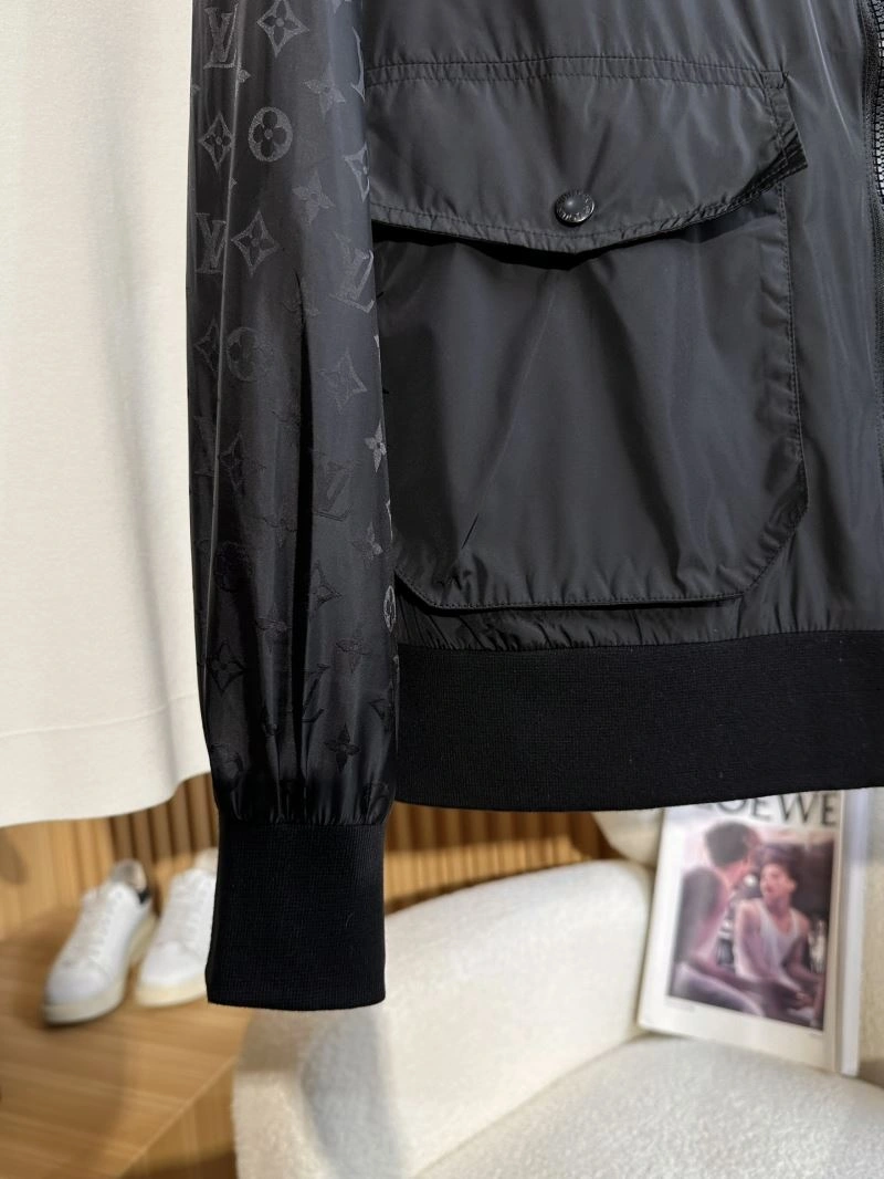 NewStyle Louis Vuitton Outwear 136526