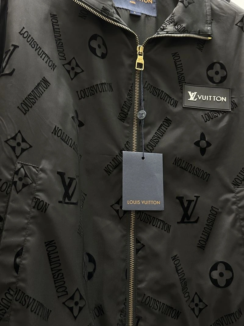 Louis Vuitton Outwear Durable 136510